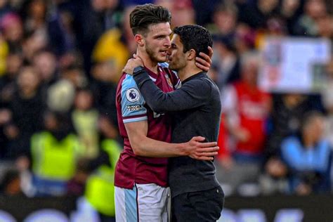 Mikel Arteta Tak Ambil Soal Rumor Transfer Declan Rice Vivagoal