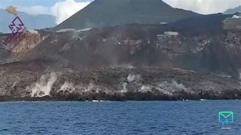 Impactantes imágenes de la FAJANA creada por el volcán Cumbre Vieja en