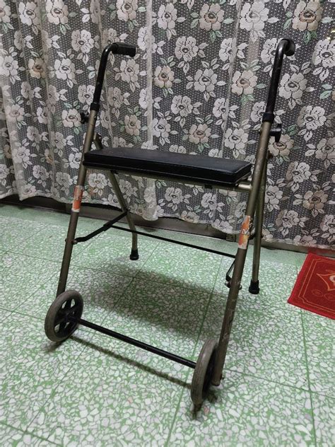 2 Wheeled Walking Frame With Seat Health And Nutrition Assistive