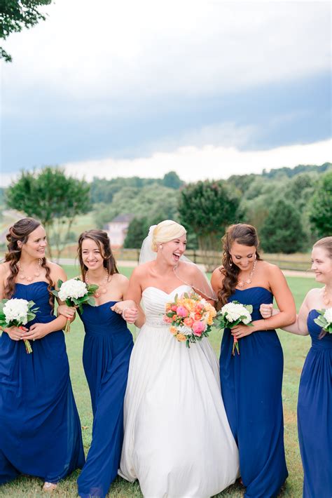 Bridesmaids Poses How To Photograph The Bridesmaids Portraits