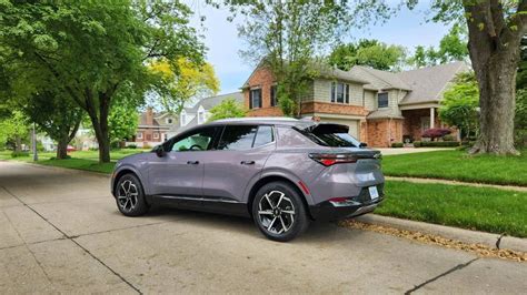 Review 2024 Chevy Equinox Ev Delivers 300 Miles For Under 40k Bauaelectric Ev News