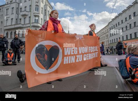 Berlín Alemania 14º de octubre de 2023 La policía de Berlín expulsó