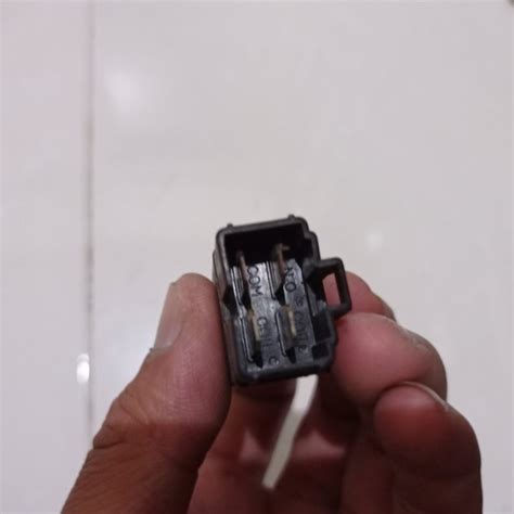 Jual E8T101 Mitsubishi Relay Fuel Pump | Shopee Indonesia