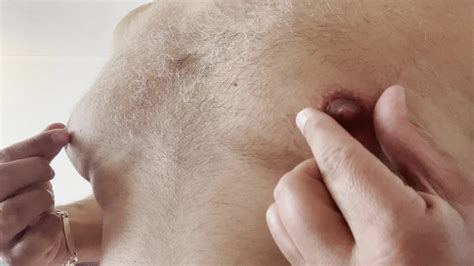 Vídeos porno de Gay chupando pezones gratis Películas sexo xHamster