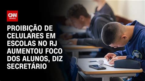 Proibição de celulares em escolas no RJ aumentou foco dos alunos diz