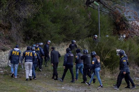 Fuerte Tensión En El Desalojo De Grupos Mapuches En Villa Mascardi Hay