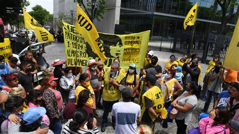 Tensión En La Sede Del Gobierno Porteño Militantes De Castells