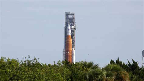 Explainer Nasa Tests New Moon Rocket 50 Years After Apollo The