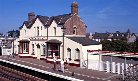 RAILSCOT | They're just loco - Britain's most bizarre train stations [Express]