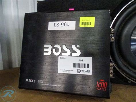 Pioneer Ib Flat Shallow Subwoofer With Enclosure And Boss R6002 Riot