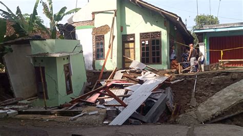 Ini Penyebab Bencana Pergerakan Tanah Di Lebak Yang Rusak Rumah Warga