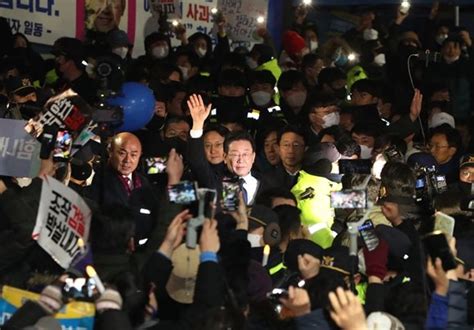 검찰 조사 마친 이재명 답정기소 법정서 진실 가려질 것 포착 네이트 뉴스