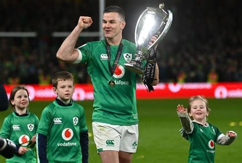 Ireland Fans Pay Incredible Tribute To Johnny Sexton After Smashing Six