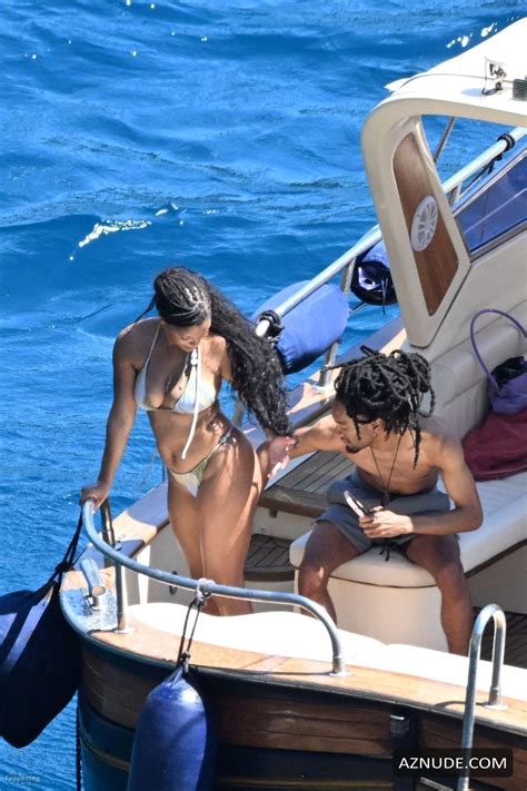 Halle Bailey Sexy Seen With Scott Bridgeway Flashing Her Hot Tits And Butt In A Skimpy Bikini