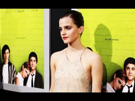 Emma Watson Nip Slip : Emma Watson Nip Slip Nip Foto Von Ingaborg Fans ...