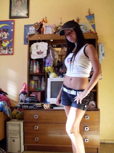 CHICAS HOT DE BARRIO Francisca Belen Holloway Saavedra 1 Parte