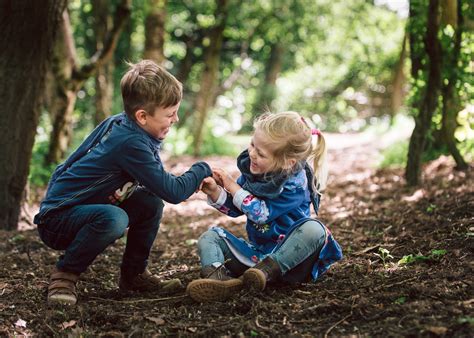 Kinder Zeigen Mitgef Hl