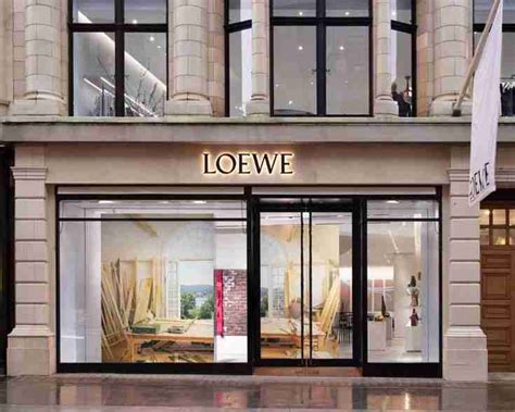 Loewe Eleita A Marca De Moda Mais Badalada Do Mundo Linha Aberta