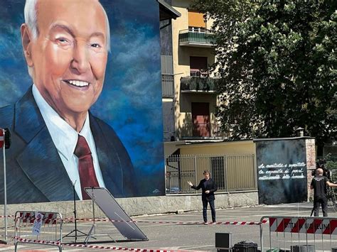 Nichelino Con Il Murales Dedicato A Piero Angela Finisce In Prima