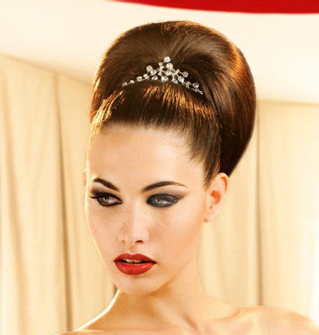 Y Ksek Kabar K Topuz Sa Modeli High Bun Hairstyles Bride Hairstyles