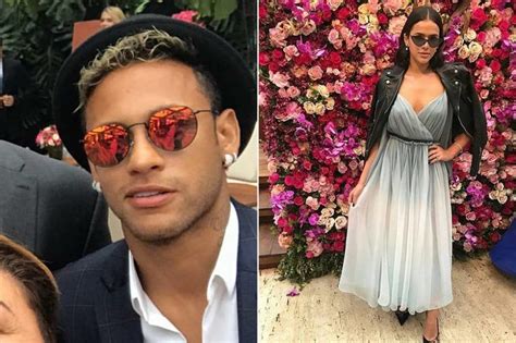 Neymar e Bruna dão selinho em casamento • Marília Notícia