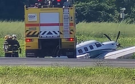 Avião sai da pista durante pouso e fecha aeroporto de VG vídeos FOLHAMAX