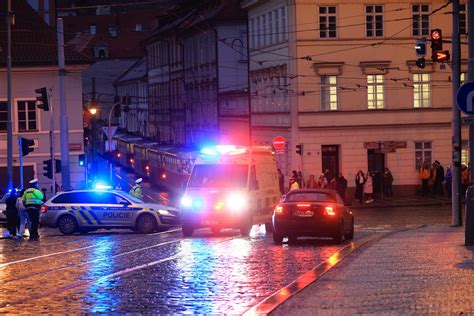 Strzelanina w Pradze Kilka osób zabitych i dziesiątki rannych po