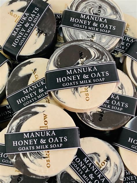 Manuka Honey And Oats Goats Milk Disc