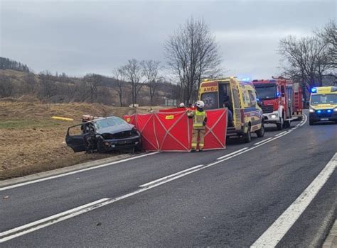 Wypadek śmiertelny na Dolnym Śląsku Dachowało auto którym podróżowała