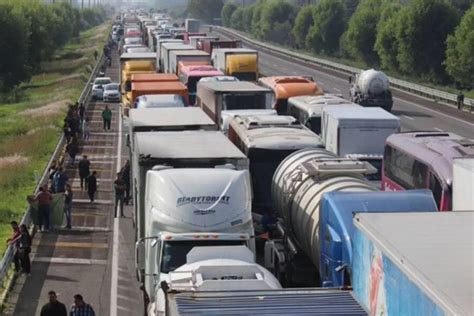 Bloqueo En La Autopista M Xico Puebla Se Mantiene Por Parte De