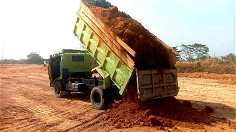 Dump Truck Hino Dutro X Pawer Jomplang Muatan Tanah Urug Youtube