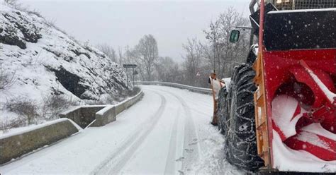 Reshjet e borës në Korçë Temperaturat zbresin në 7 gradë po punohet