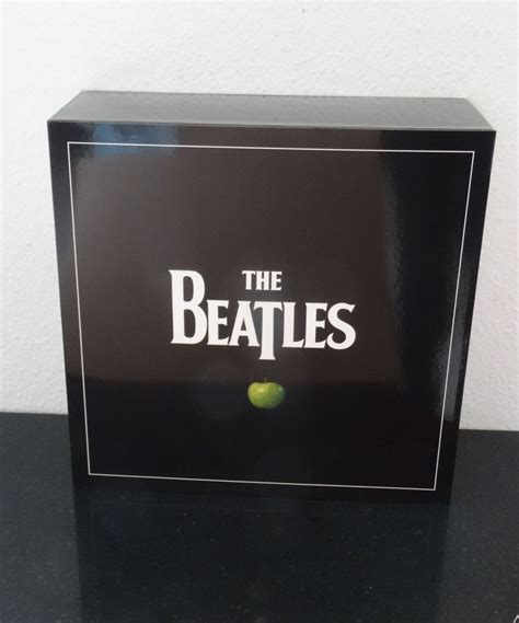 Lote Nr 321 The Beatles Box Set Limited Edition Remastered Stereo