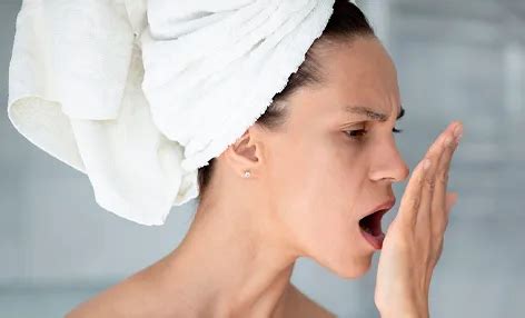 Halitosis Qué es y cómo combatir el mal aliento Clínica Dávila