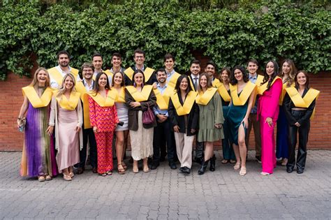 La VIII promoción de alumnos de Medicina formados en HLA Universitario