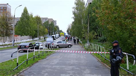 En Russie Une Fusillade Dans Une Cole Fait Plus D Une Dizaine De Morts