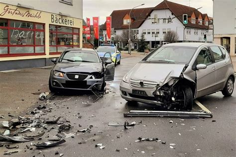 Hardheim Unfall Auf Der B27 In Hardheim Forderte Vier Verletzte