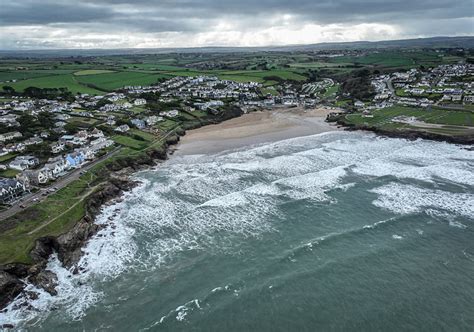 Polzeath Surf Photo by Nick Russill | 9:59 am 8 Feb 2022