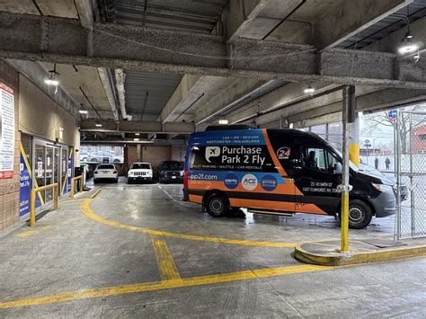 Rent a Car LaGuardia Airport (LGA). Shuttle and Easy Pickup | Drivo