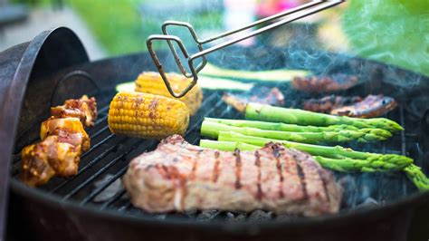 How To Clean Gas Or Charcoal Grills And Keep Them Gleaming