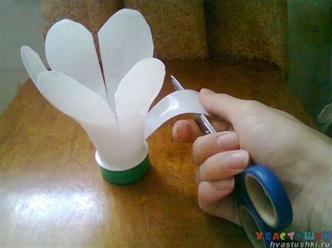 Цветы из пластиковых бутылок для сада | Plastic bottle flowers, Plastic ...