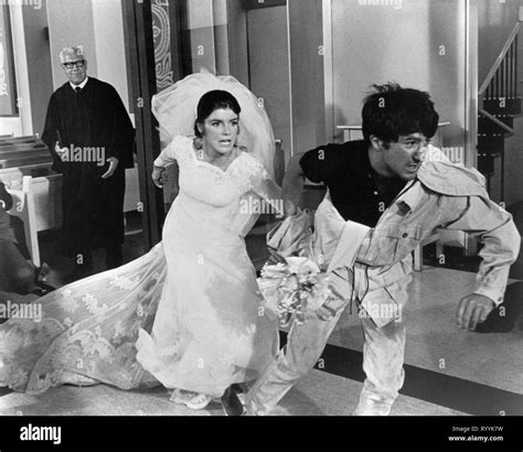 Katharine Rossb Dustin Hoffman The Graduate 1967 Stock Photo Alamy