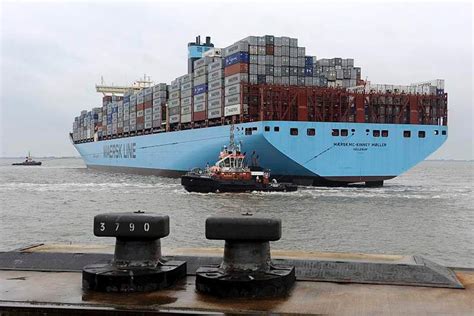 Gr Tes Containerschiff Der Welt In Bremerhaven Bremen