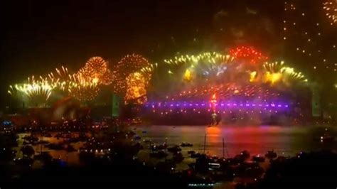 Watch: Spectacular fireworks during New Year celebrations in Sydney ...