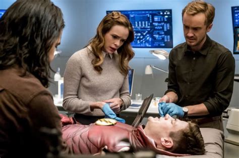 The Flash Photos From The Wrath Of Savitar Tv Fanatic