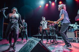 Jerry Harrison Adrian Belew S Remain In Light And X At The Warfield