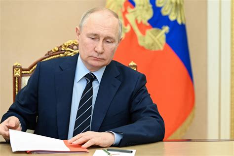 Putin Kembali Mencalonkan Diri Sebagai Presiden Rusia Hingga