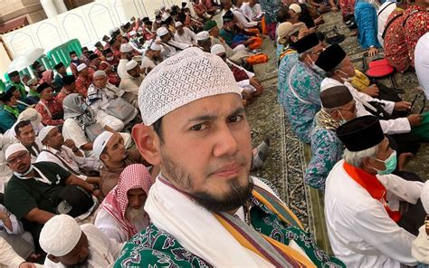 Makkah Bersuhu 46 Derajat Celsius Semangat Jemaah Haji Lansia UGB