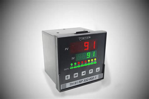 Controladores Microprocessado de Temperatura e Processos Série RP Therma