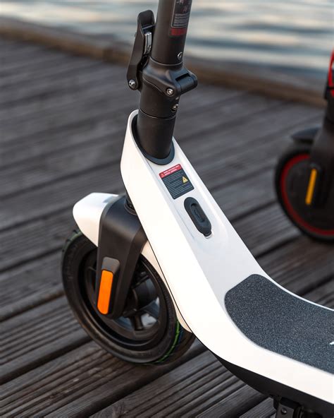 Hulajnoga Niu Kqi Pro Por Wnanie Z Xiaomi Mi Electric Scooter Pro